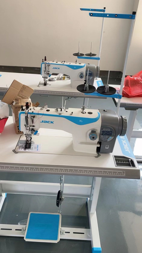 Luosheng Textile เปิดตัวคอลเลกชั่นผ้าห่มผ้าสักหลาดเนื้อนุ่มพิเศษใหม่สำหรับการใช้ชีวิตแสนสบาย