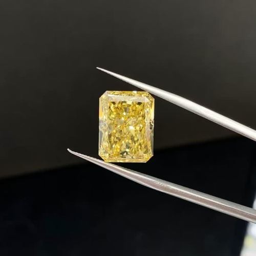 Dilaw na Diamond Lab