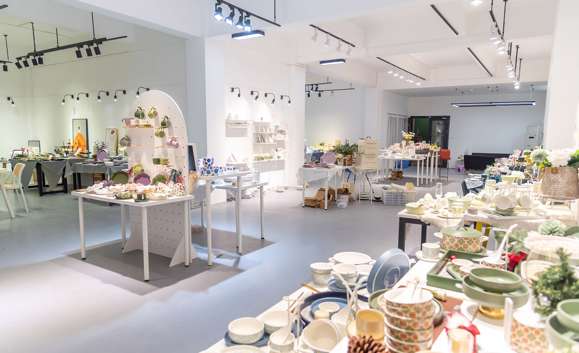 Modern Style Co.Ltd