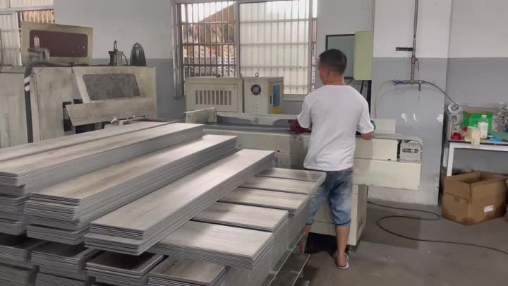 Lantai SPC IXPE