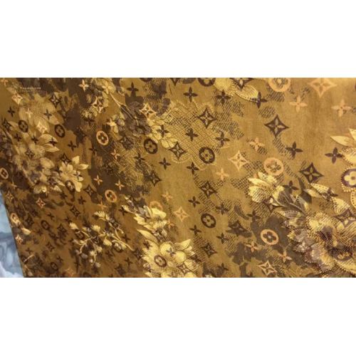 bufanda de seda con borlas