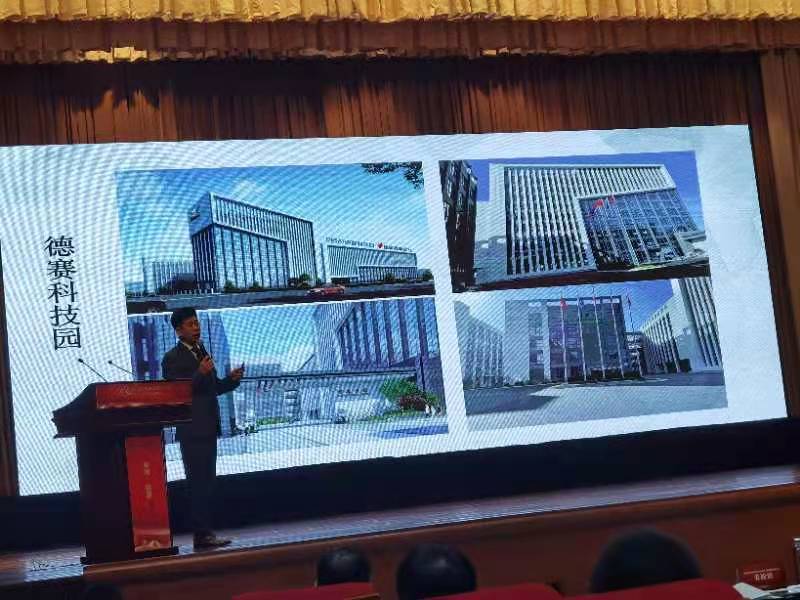 Chairman of Desay Group, delivered a speech to share the development achievements of Desay's intelligent transformation and intelligent transformation