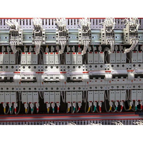 Le marché mondial des relais croît régulièrement, stimulé par la demande de véhicules électriques et d’automatisation industrielle