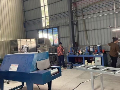 ¿Por qué el embalaje retráctil es la primera opción para el embalaje de perfiles de aluminio? — Análisis de Adaptabilidad y Práctica de Aplicación