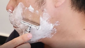 How to use safety razor