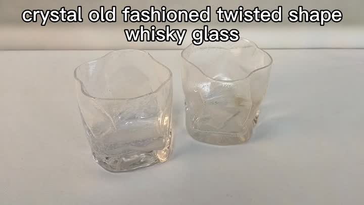 Verre de whisky à bulles de forme torsadé à l&#39;ancienne