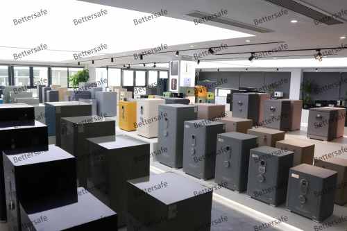 Счастливого Хэллоуина! Добро пожаловать в выставочный зал Bettersafe, чтобы приобрести популярные сейфы и домашние сейфы.