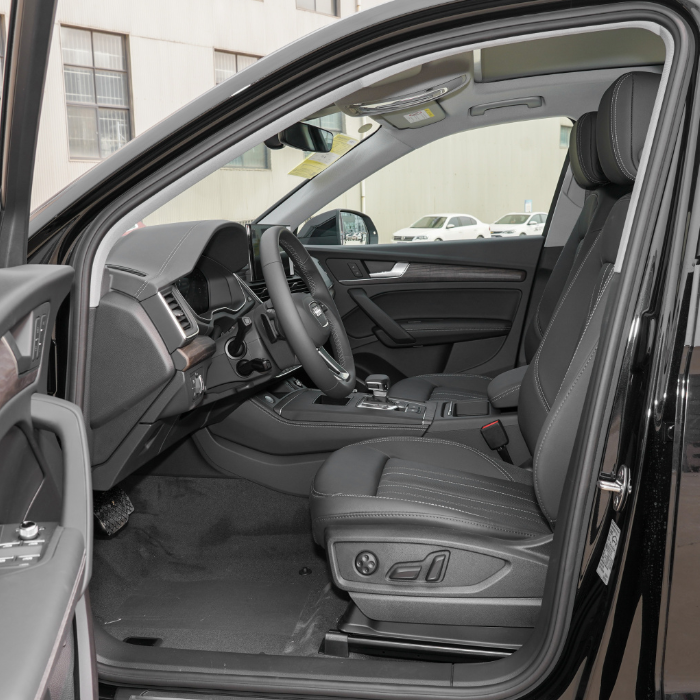 İyi durumda Çin benzinli araba Audi Q5L'den düşük kilometre ikinci el arabalar kullanılmış arabalar