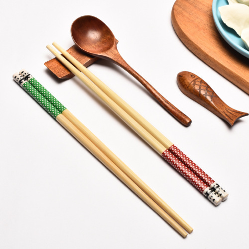 Essstäbchen-Set aus natürlichem Bambus