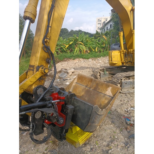 9 ton tiltrotator with grading bucket