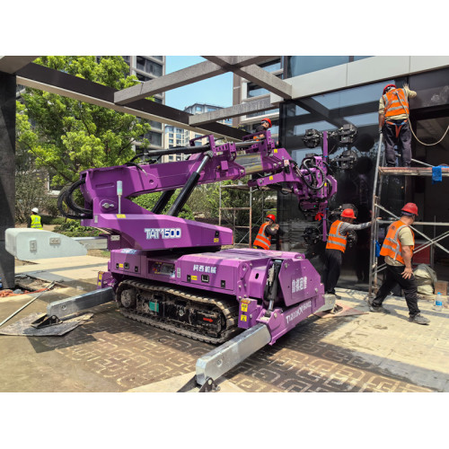 Macchina per il sollevamento del vetro cingolato Cowest TAT1500: robot per smaltatura fuoristrada da 1.500 kg per cantieri fuoristrada