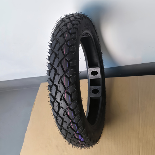 Verifique la alineación de la rueda y el equilibrio de los neumáticos de motocicleta regularmente