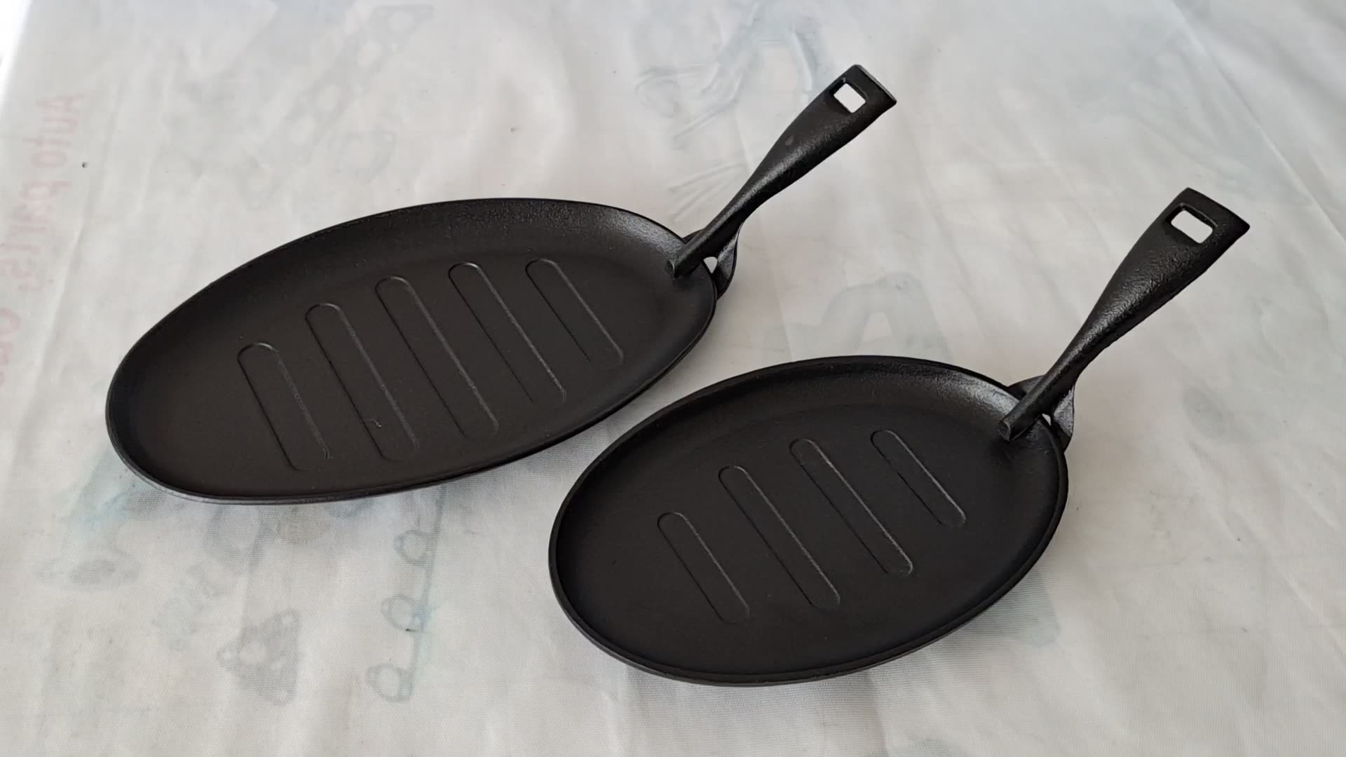 Cast Iron frying pan Steak Pan With Wooden Tray1