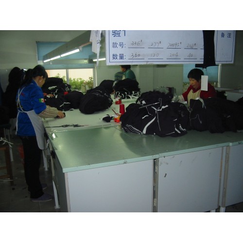 Shanghai Tahui Knitwear: Pabrik Pakaian Rajut Tepercaya yang Memajukan Inovasi Garmen yang Mulus untuk Pasar Global