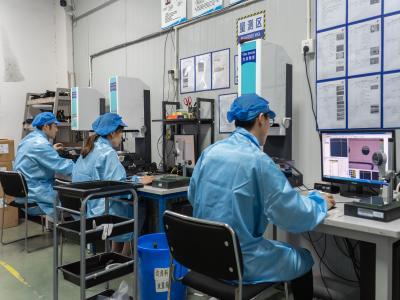 Produktionsprozess und Qualitätskontrolle des Trägerbands
