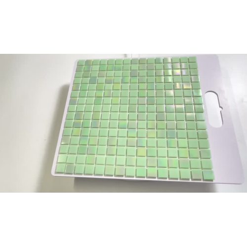 Verde con mosaico effetto perla