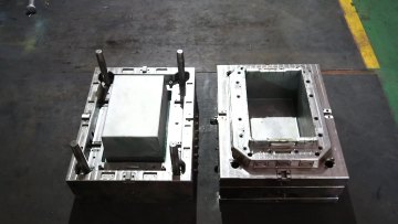 Plastic Fruit and Vegetable Crates for Logistics and Storage Mold1