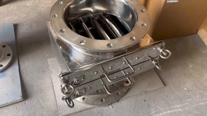 Drawer magnetic filter