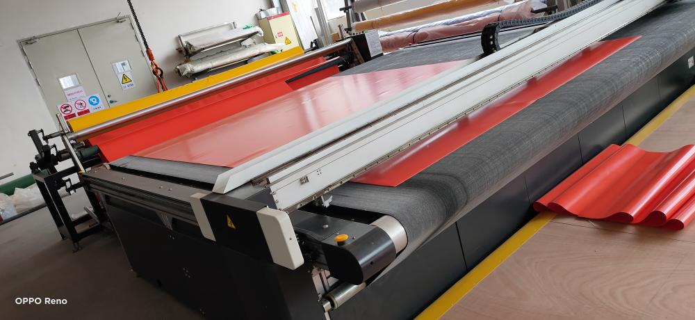 fabric cutting machine