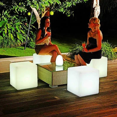 Dista-cubo LED de mudança de cor com controle remoto para interiores elegantes1