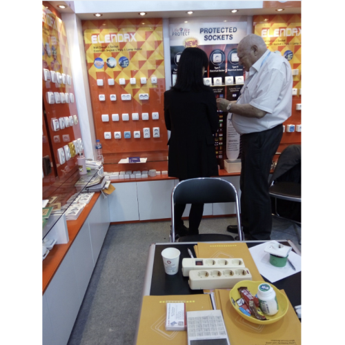 Elendax presenta soluciones innovadoras de enchufes y tomas en un importante evento comercial europeo