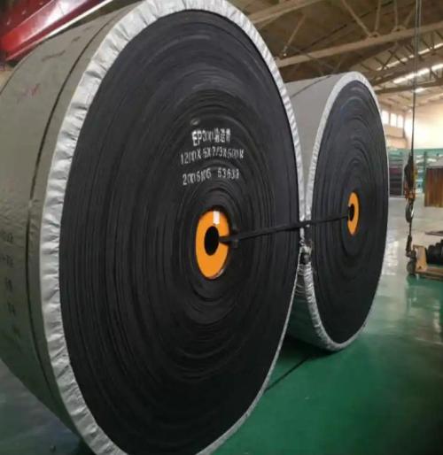 Aumento no preço da borracha: nossas correias transportadoras industriais permanecem com vantagens de preço com estoque suficiente