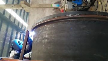 Sewage suction truck