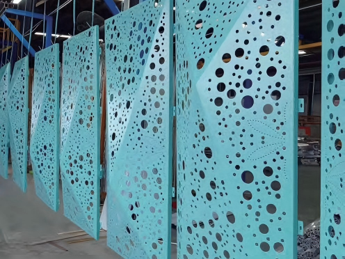 O processo de tecnologia de pulverização na superfície do folheado de alumínio