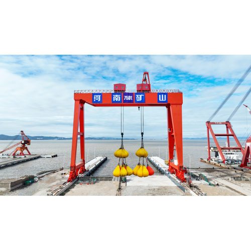 Giant is here! 750 tons gantry crane help Zhejiang a project construction!