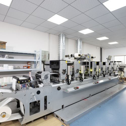 Se lanza la actualización de la capacidad de la fábrica de impresión JIAYAO y una gama completa de soluciones de embalaje, lo que mejora la capacidad de suministro de cajas de embalaje de papel y otros productos