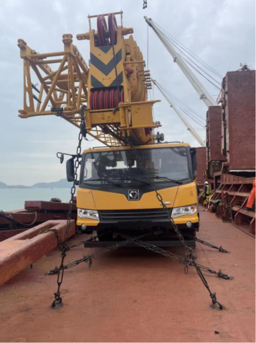 2 unidades xcmg 50 toneladas Crane de caminhão exportado para a África