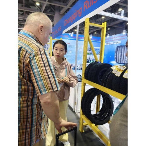 ¡La Feria de Cantón experimenta un aumento en los pedidos! Los compradores internacionales compiten con dinero en efectivo por los neumáticos Rislife KUMA