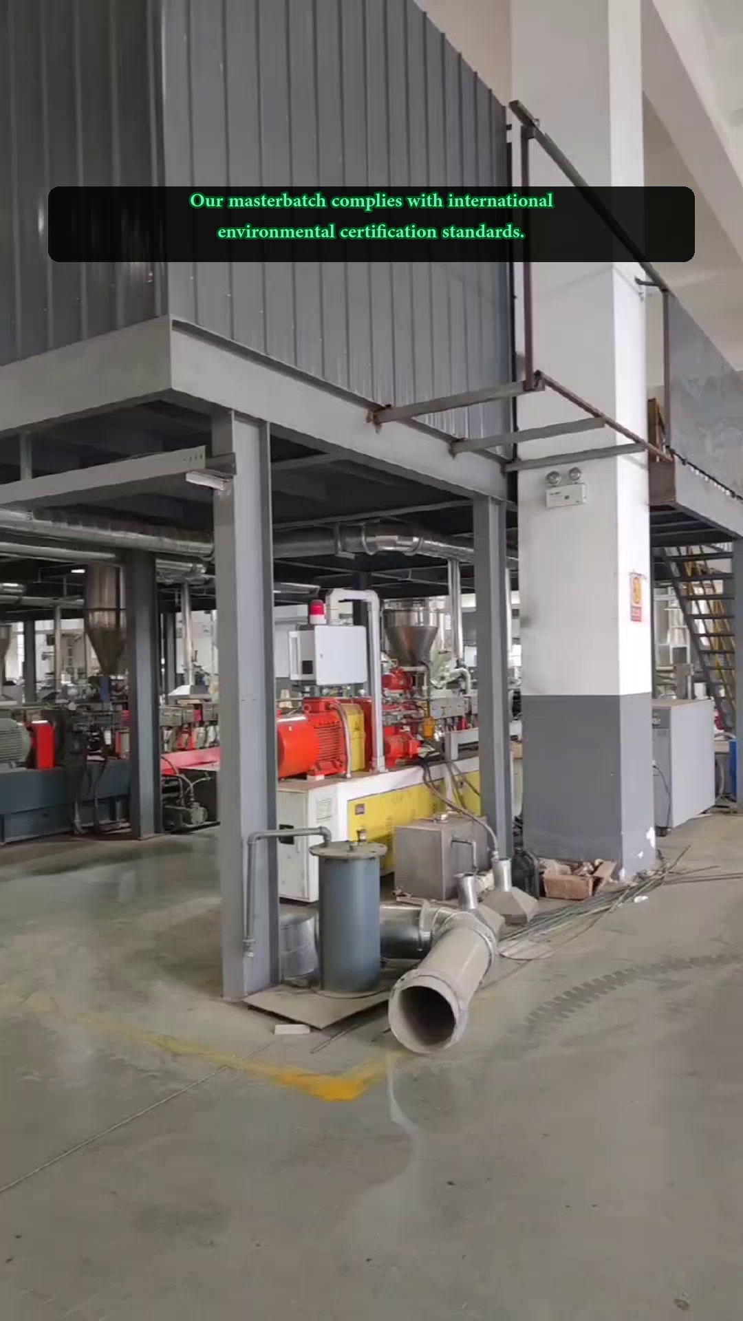Soporte técnico asistido remoto para orientación en la selección de materiales poliméricos y trabajo de resolución de problemas de calidad anormal de productos plásticos en el sitio