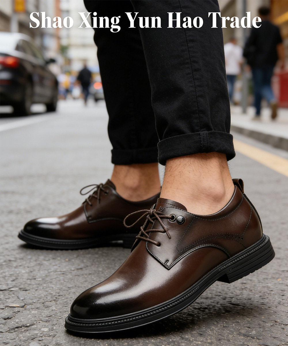 Desde bocetos de diseño hasta productos portátiles terminados, un par de zapatos cómodos y duraderos pasa por docenas de procedimientos sofisticados, que encarnan los esfuerzos conjuntos de diseñadores y zapateros.