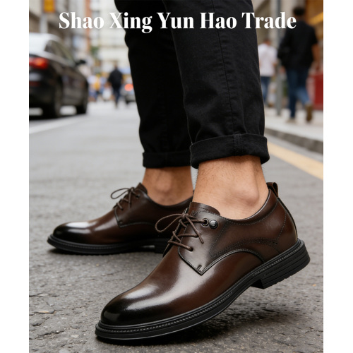 Desde bocetos de diseño hasta productos portátiles terminados, un par de zapatos cómodos y duraderos pasa por docenas de procedimientos sofisticados, que encarnan los esfuerzos conjuntos de diseñadores y zapateros.