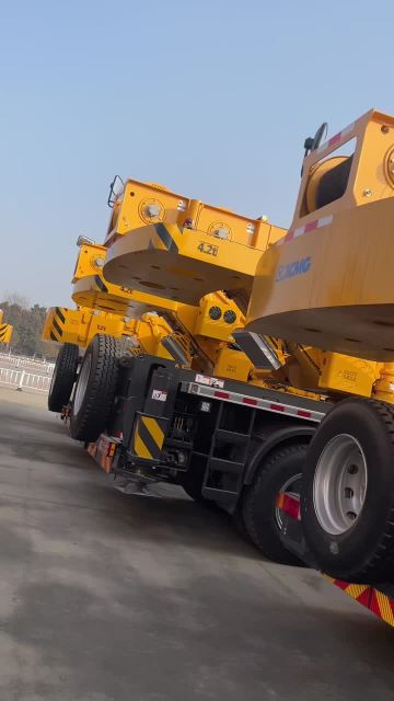 Made in China, XCMG produces QY25K truck crane