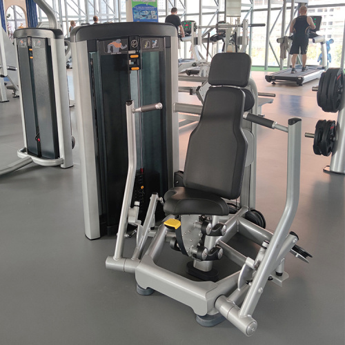 Thai customers come to Guangzhou to purchase commercial gym exercise equipment.