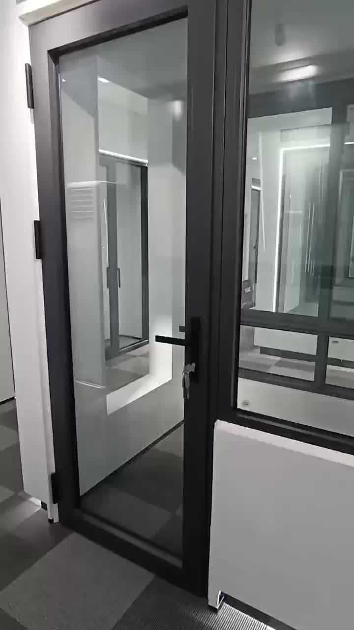 Hinge D