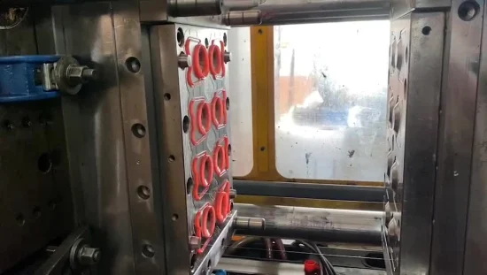 Machine de moulage automatique de poignée en plastique / bouchons en plastique de 170 tonnes