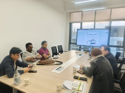 একজন ভারতীয় ক্লায়েন্ট যৌথভাবে গরম আইসোস্ট্যাটিক প্রেসিং প্রযুক্তিতে নতুন সুযোগ অন্বেষণ করতে আমাদের সুঝো বেস পরিদর্শন করেছেন।