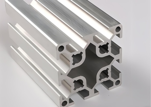 Krom aluminijevega profila in njenih zlitin