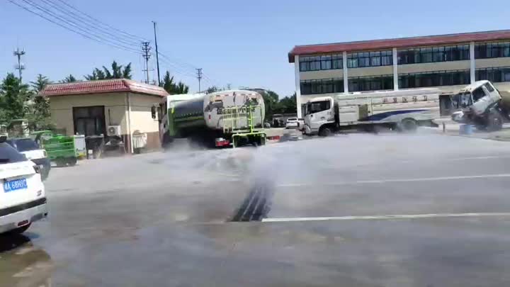 camion dei carri armati di sprinkler