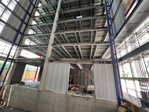 Parkhäuser mit dem Self Storage Tower mit Kenvo Hochgeschwindigkeitsrolltür