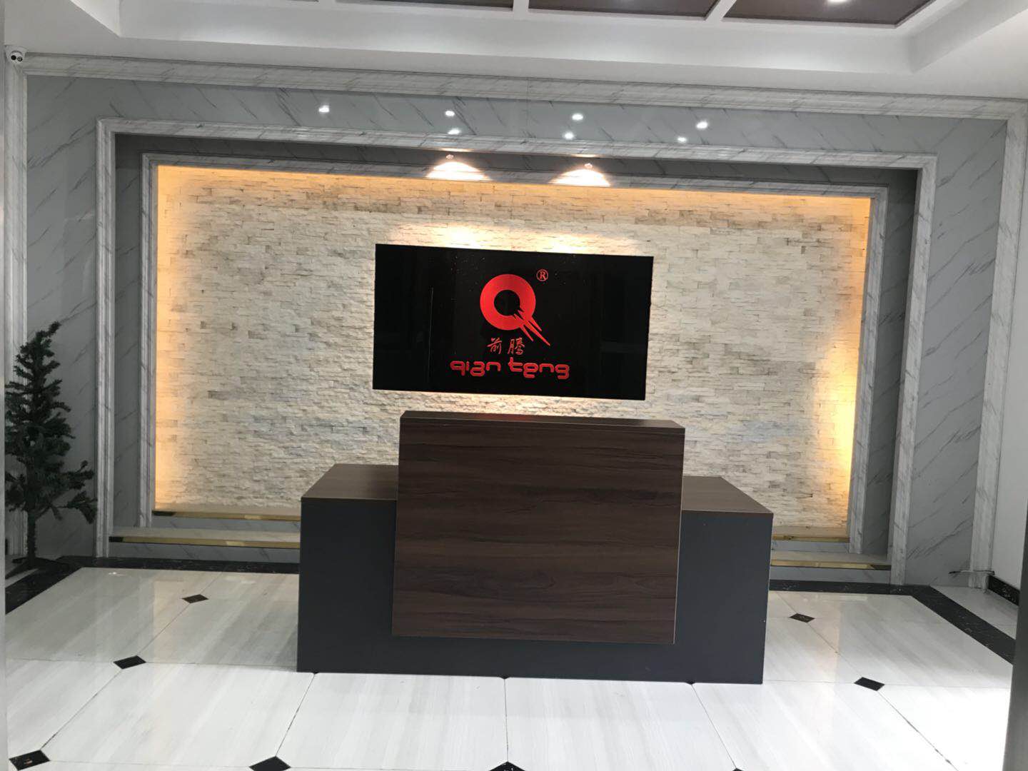 SUZHOU QIANTENG GARMENTS CO., LTD.