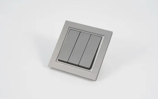 Видеопоказ настенных выключателей, розеток, вилок, удлинителей и преобразователей