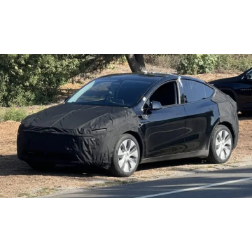 Model Y Juniper spotted in the wild! It will not be released this year, but new HW 4.0 cars will start to be delivered this season