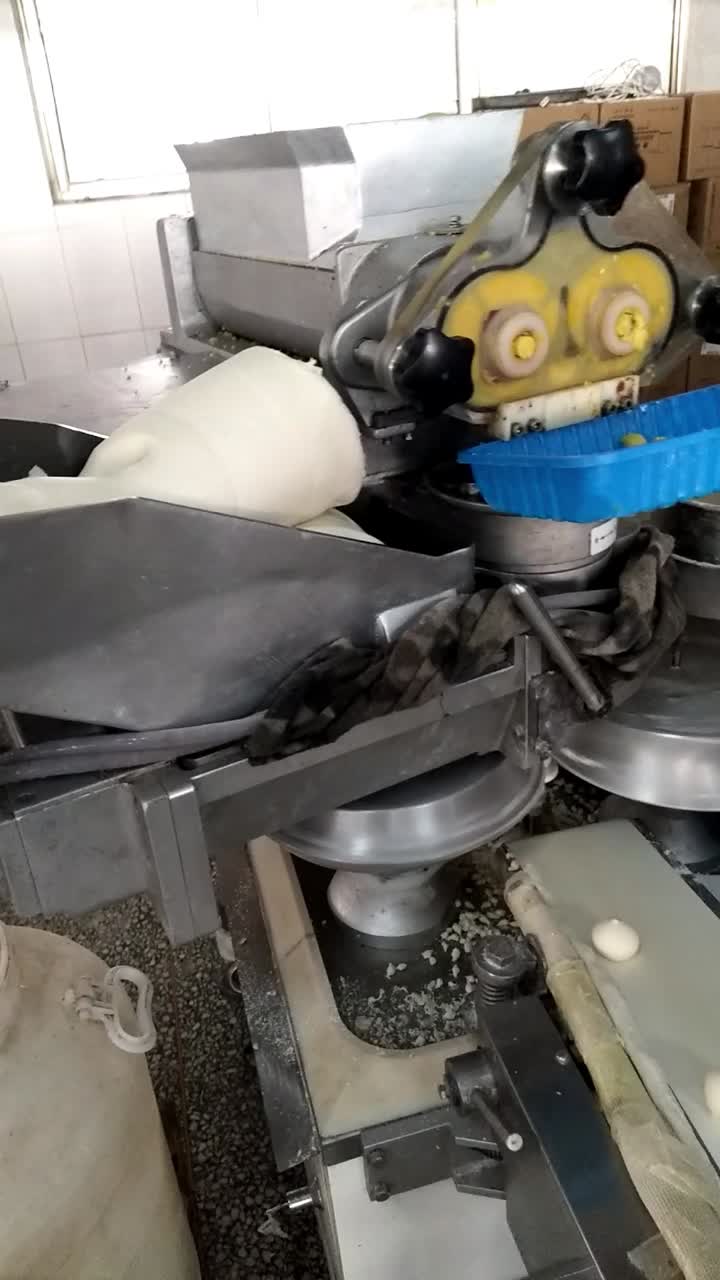 آلة المغلف
