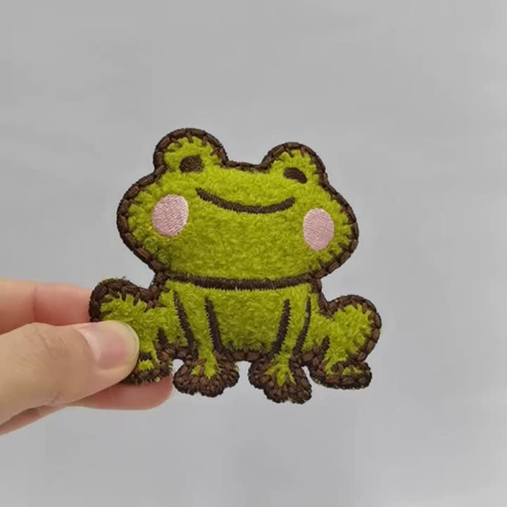 Lencana bersulam kain imej haiwan