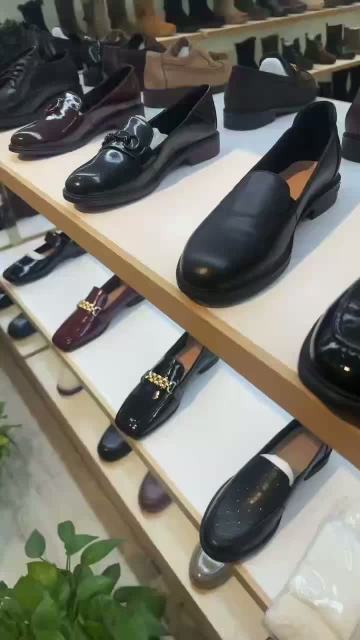 Huatuo Footwear Showroom – Leather Shoe Collection Display