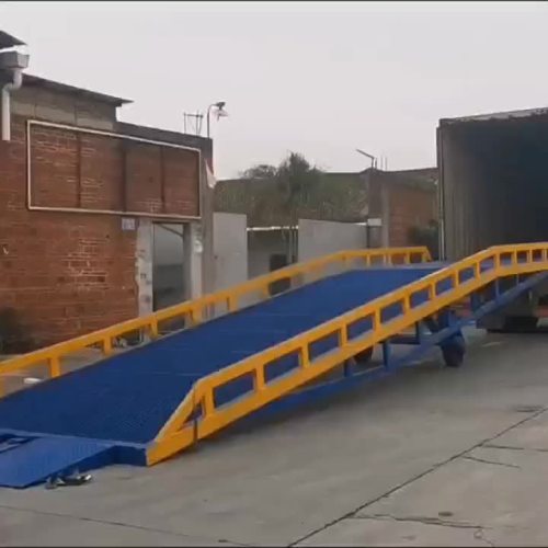 Rampa hidráulica móvil para contenedores